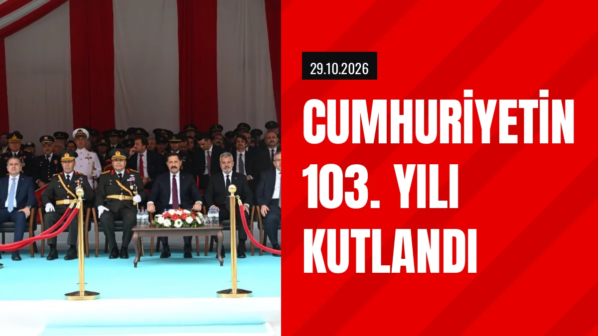 Kaymakam Murat Atatürk Caddesi'ndeki Cumhuriyet Kutlamasına Katıldı